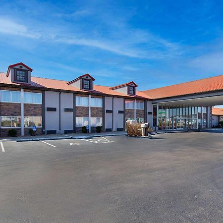Ramada By Wyndham Bowling Green Esterno foto