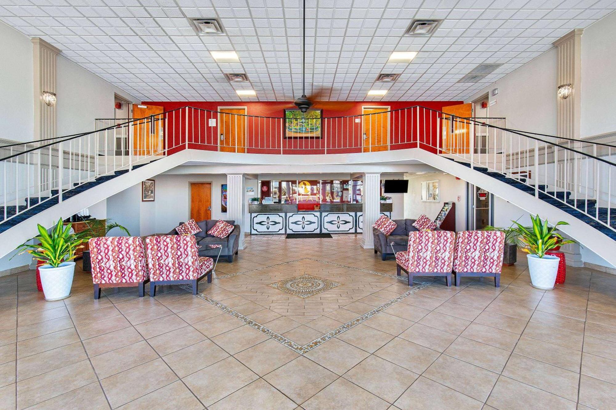 Ramada By Wyndham Bowling Green Esterno foto
