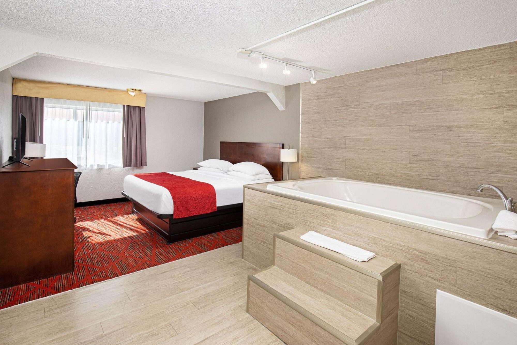 Ramada By Wyndham Bowling Green Esterno foto