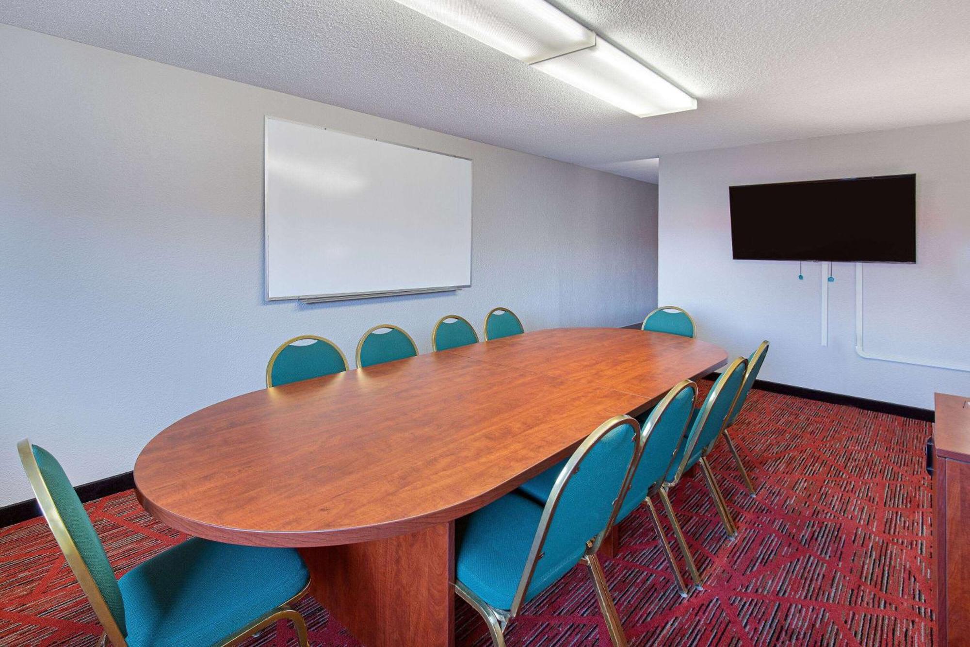 Ramada By Wyndham Bowling Green Esterno foto