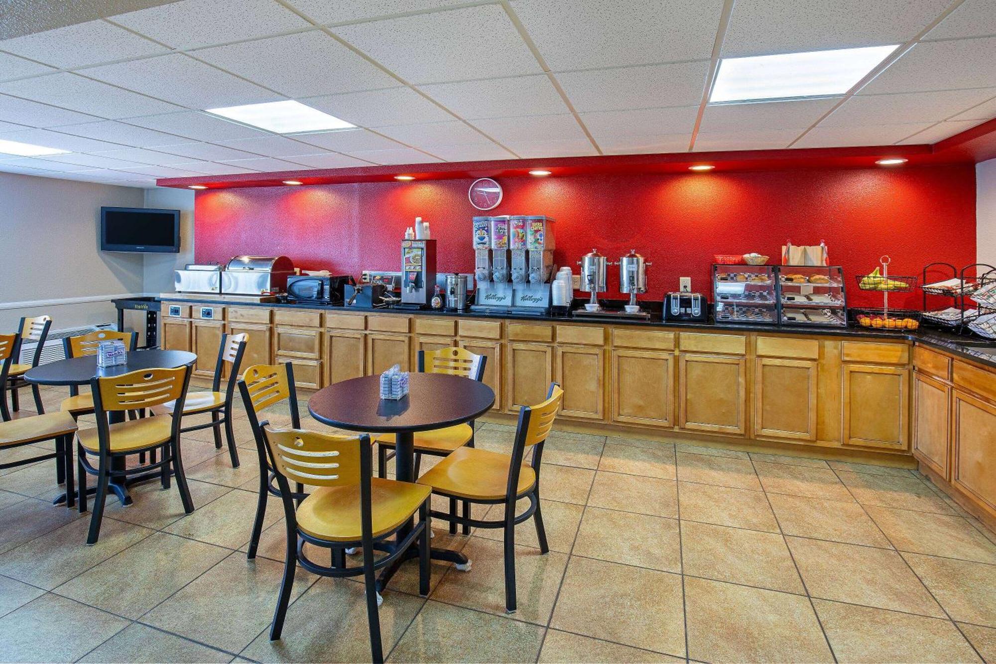 Ramada By Wyndham Bowling Green Esterno foto