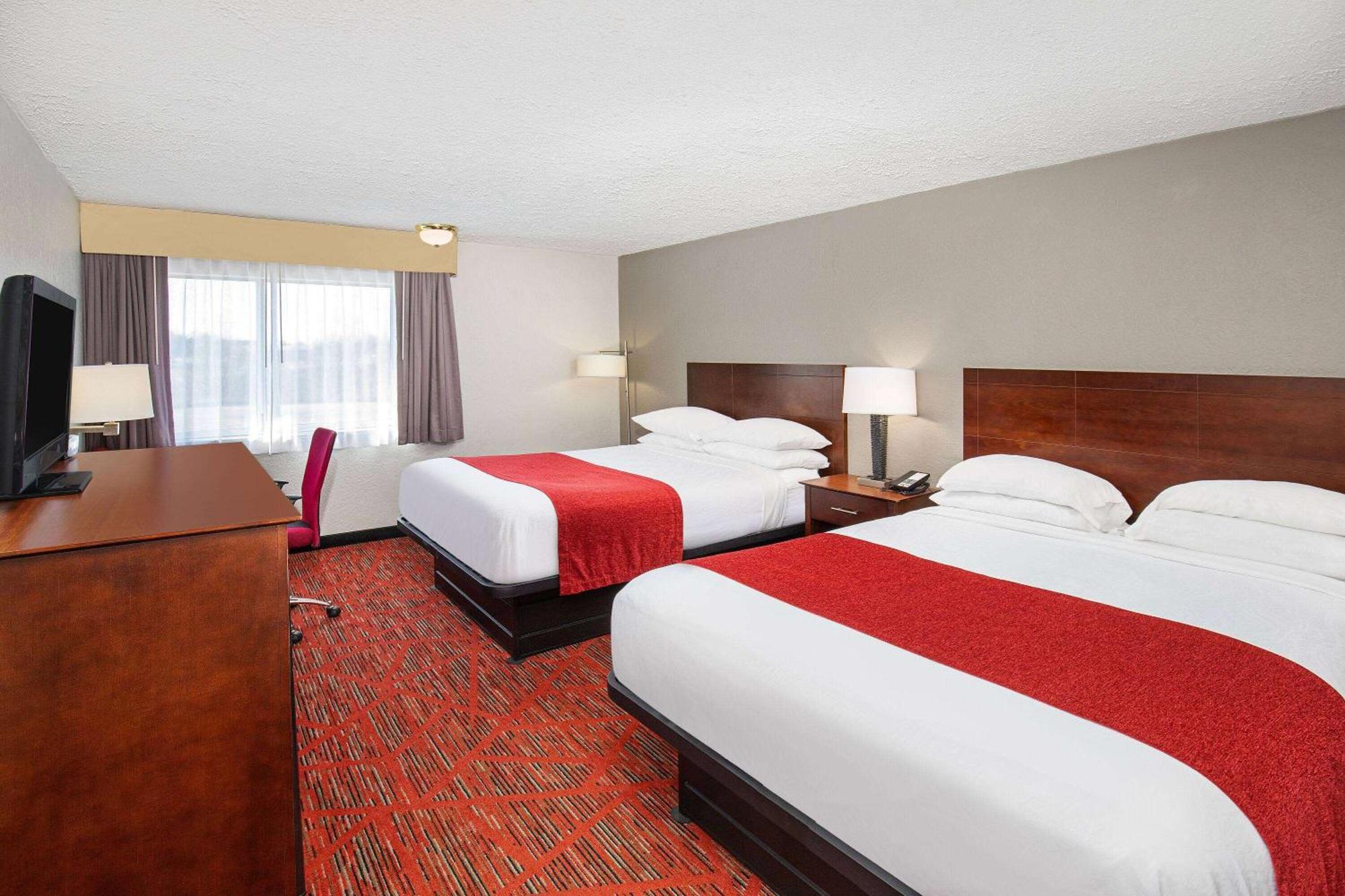 Ramada By Wyndham Bowling Green Esterno foto