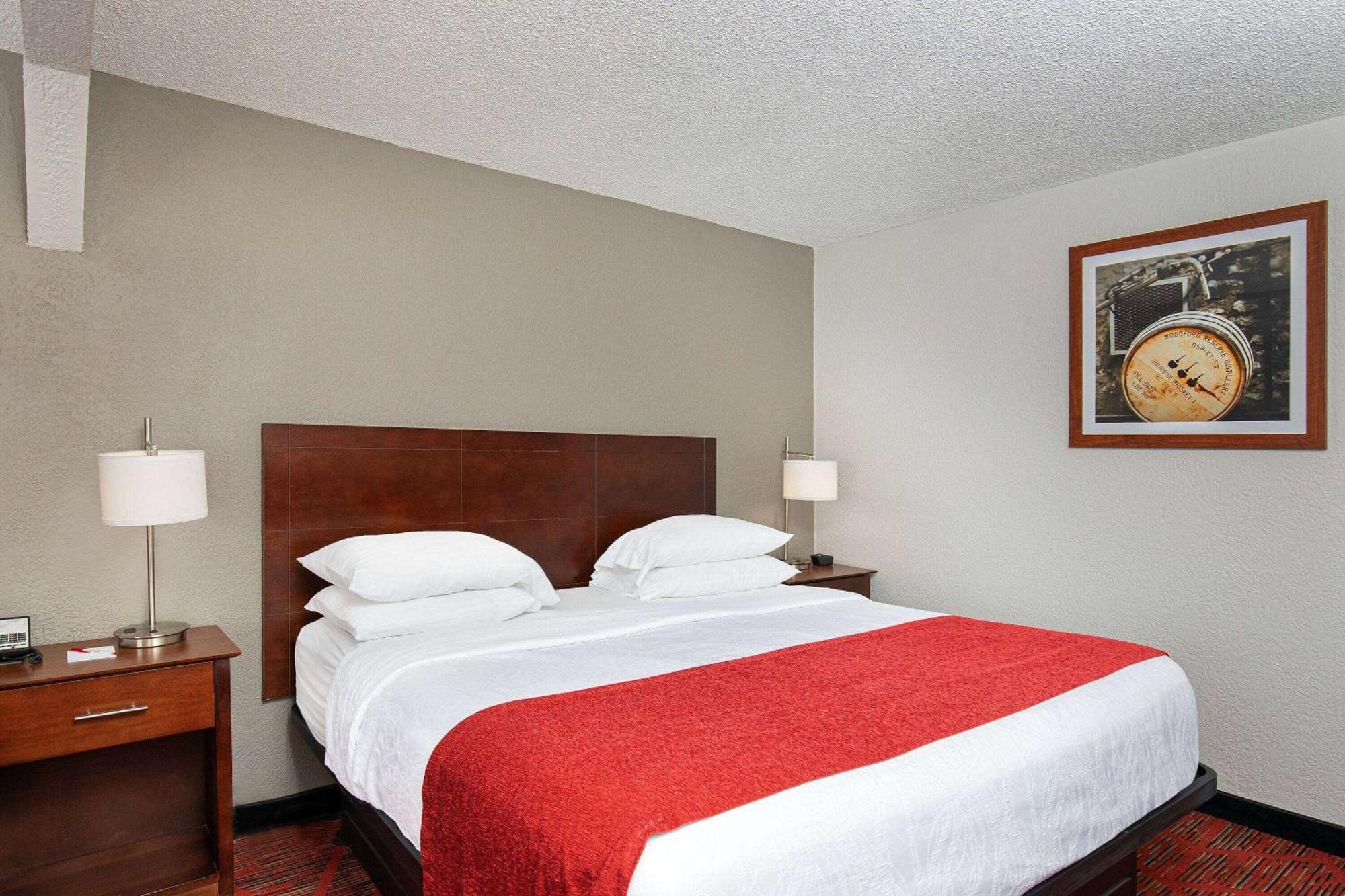 Ramada By Wyndham Bowling Green Esterno foto